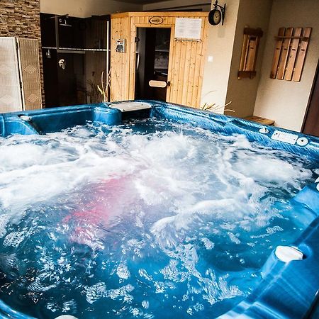 Gwarek Centrum Wypoczynkowe ウストロン エクステリア 写真