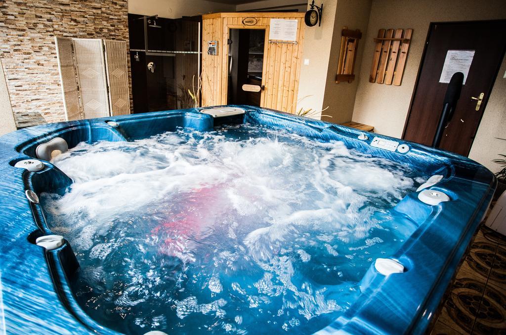Gwarek Centrum Wypoczynkowe ウストロン エクステリア 写真