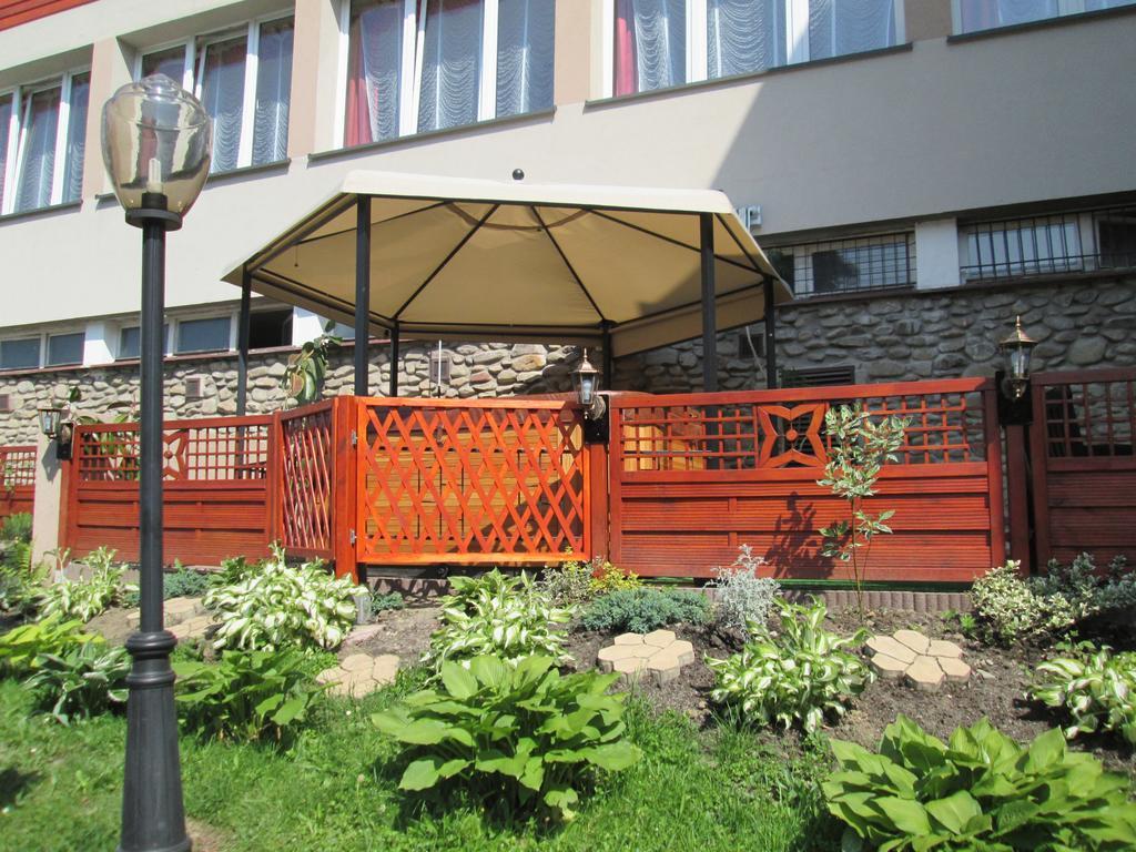 Gwarek Centrum Wypoczynkowe ウストロン エクステリア 写真